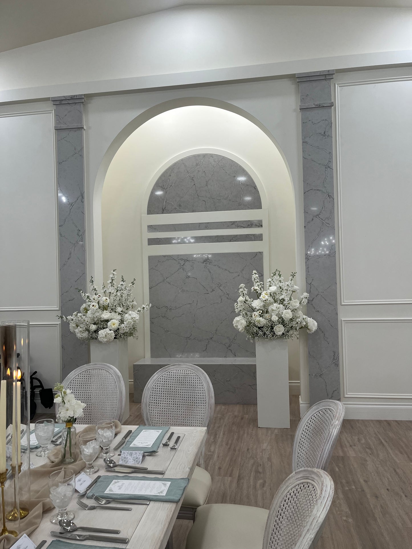 The Glacier Grande Pedestal Florals {Set of 6}